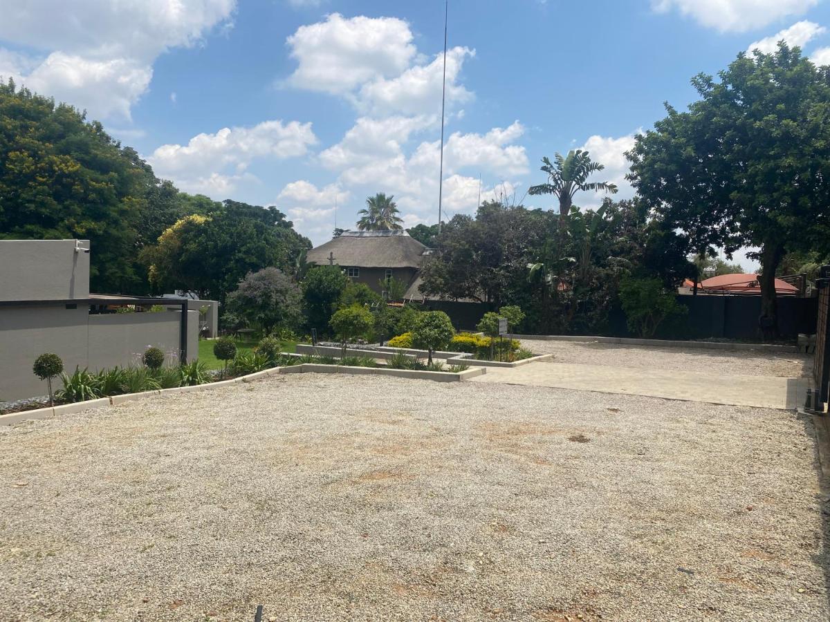 The Guesthouse 6 On Vrede Johannesburg Exterior photo