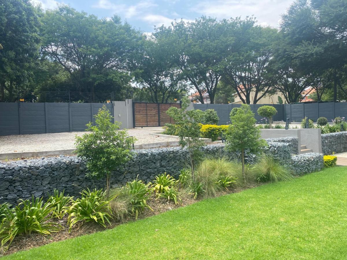 The Guesthouse 6 On Vrede Johannesburg Exterior photo